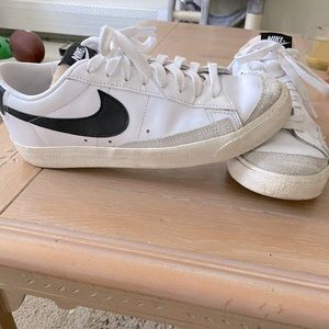 White Nike Size 8